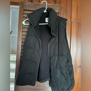Old Navy puffer vest size Size black